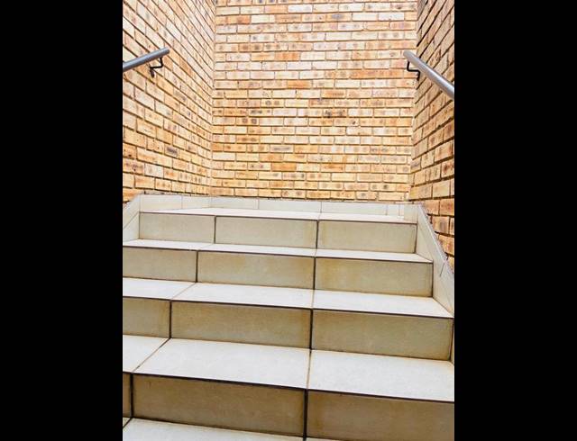 2 BEDROOM APARTMENT FOR SALE IN BRENTWOOD PARK AH